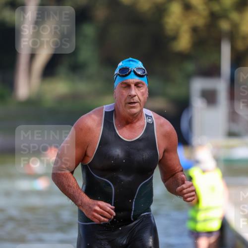 08.09.2024 - Stadtparktriathlon Michael Strokosch http://msf.ph/oto/7033072 08.09.2024 11:30:10 Schwimmen 721 meine-sportfotos.de