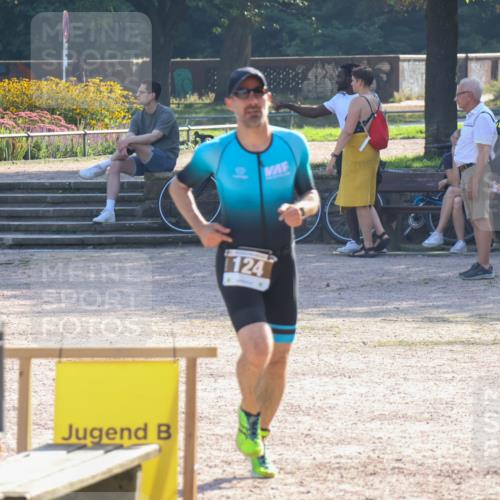 08.09.2024 - Stadtparktriathlon Luisa Fischer http://msf.ph/oto/7033073 08.09.2024 10:01:58 Ziel 124 meine-sportfotos.de