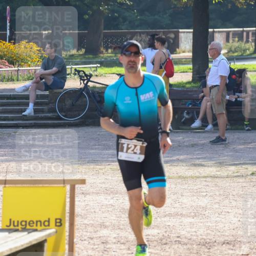 08.09.2024 - Stadtparktriathlon Luisa Fischer http://msf.ph/oto/7033075 08.09.2024 10:01:59 Ziel 124 meine-sportfotos.de
