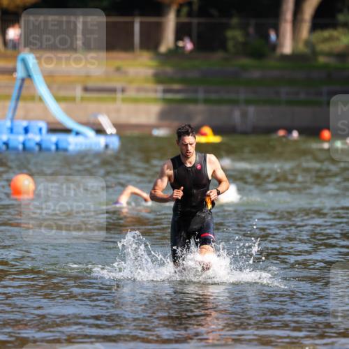 08.09.2024 - Stadtparktriathlon Michael Strokosch http://msf.ph/oto/7033076 08.09.2024 11:30:24 Schwimmen 675 meine-sportfotos.de