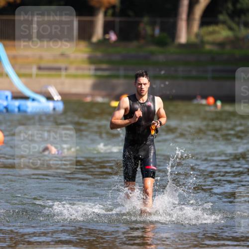08.09.2024 - Stadtparktriathlon Michael Strokosch http://msf.ph/oto/7033079 08.09.2024 11:30:25 Schwimmen 675 meine-sportfotos.de