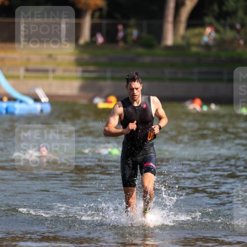 08.09.2024 - Stadtparktriathlon Michael Strokosch http://msf.ph/oto/7033081 08.09.2024 11:30:26 Schwimmen 675 meine-sportfotos.de