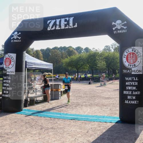 08.09.2024 - Stadtparktriathlon Luisa Fischer http://msf.ph/oto/7033083 08.09.2024 10:02:01 Ziel 124 meine-sportfotos.de