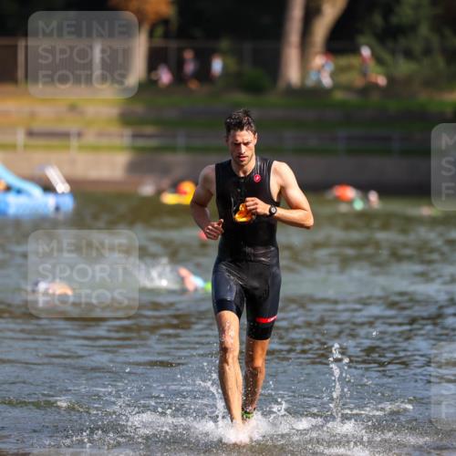 08.09.2024 - Stadtparktriathlon Michael Strokosch http://msf.ph/oto/7033084 08.09.2024 11:30:26 Schwimmen 675 meine-sportfotos.de