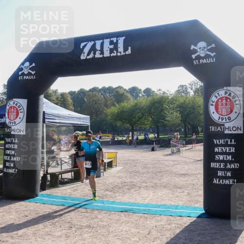 08.09.2024 - Stadtparktriathlon Luisa Fischer http://msf.ph/oto/7033085 08.09.2024 10:02:02 Ziel 124 meine-sportfotos.de