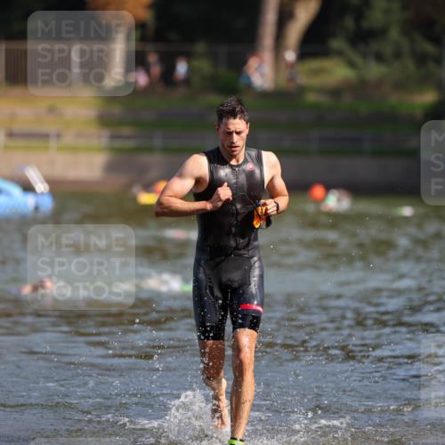 08.09.2024 - Stadtparktriathlon Michael Strokosch http://msf.ph/oto/7033086 08.09.2024 11:30:27 Schwimmen 675 meine-sportfotos.de