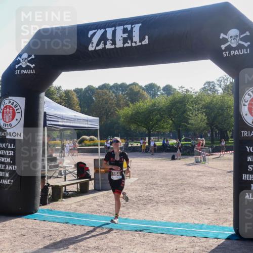 08.09.2024 - Stadtparktriathlon Luisa Fischer http://msf.ph/oto/7033095 08.09.2024 10:02:10 Ziel 154 meine-sportfotos.de