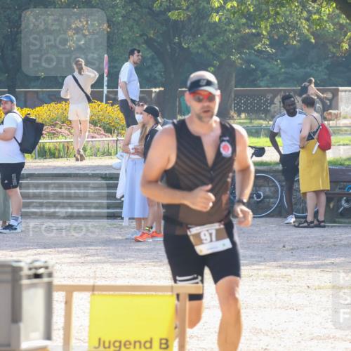 08.09.2024 - Stadtparktriathlon Luisa Fischer http://msf.ph/oto/7033102 08.09.2024 10:02:39 Ziel 97 meine-sportfotos.de
