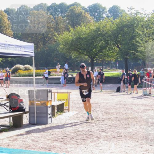 08.09.2024 - Stadtparktriathlon Luisa Fischer http://msf.ph/oto/7033106 08.09.2024 10:02:40 Ziel 97 meine-sportfotos.de