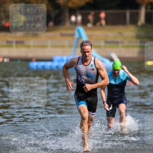 08.09.2024 - Stadtparktriathlon Michael Strokosch http://msf.ph/oto/7033111 08.09.2024 11:30:43 Schwimmen 722, 732 meine-sportfotos.de