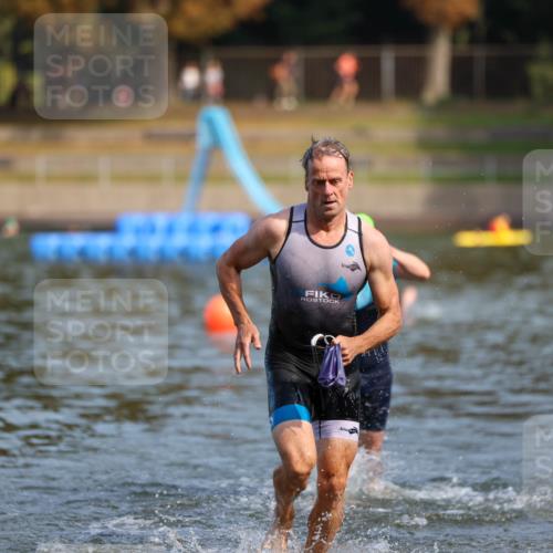 08.09.2024 - Stadtparktriathlon Michael Strokosch http://msf.ph/oto/7033113 08.09.2024 11:30:43 Schwimmen 722, 732 meine-sportfotos.de