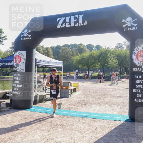 08.09.2024 - Stadtparktriathlon Luisa Fischer http://msf.ph/oto/7033114 08.09.2024 10:02:42 Ziel 97 meine-sportfotos.de