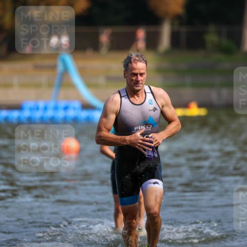 08.09.2024 - Stadtparktriathlon Michael Strokosch http://msf.ph/oto/7033115 08.09.2024 11:30:44 Schwimmen 722, 732 meine-sportfotos.de