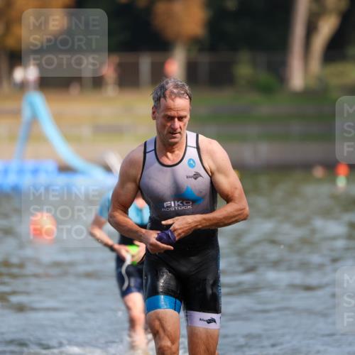 08.09.2024 - Stadtparktriathlon Michael Strokosch http://msf.ph/oto/7033117 08.09.2024 11:30:44 Schwimmen 722, 732 meine-sportfotos.de