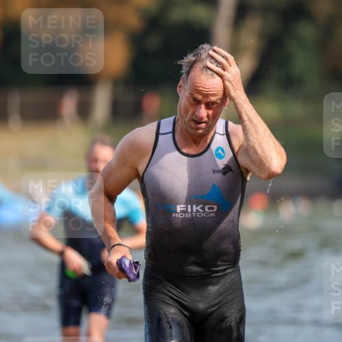 08.09.2024 - Stadtparktriathlon Michael Strokosch http://msf.ph/oto/7033123 08.09.2024 11:30:45 Schwimmen 722, 732 meine-sportfotos.de
