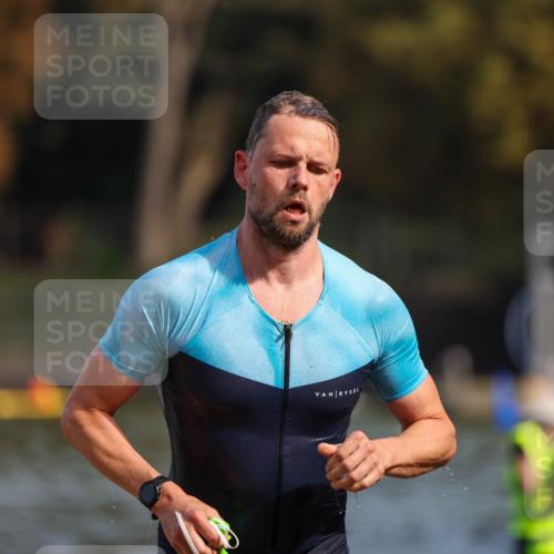 08.09.2024 - Stadtparktriathlon Michael Strokosch http://msf.ph/oto/7033134 08.09.2024 11:30:48 Schwimmen 722 meine-sportfotos.de