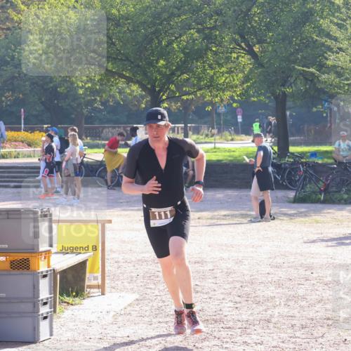 08.09.2024 - Stadtparktriathlon Luisa Fischer http://msf.ph/oto/7033144 08.09.2024 10:04:30 Ziel 111 meine-sportfotos.de