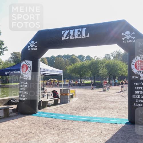 08.09.2024 - Stadtparktriathlon Luisa Fischer http://msf.ph/oto/7033156 08.09.2024 10:04:33 Ziel 111 meine-sportfotos.de