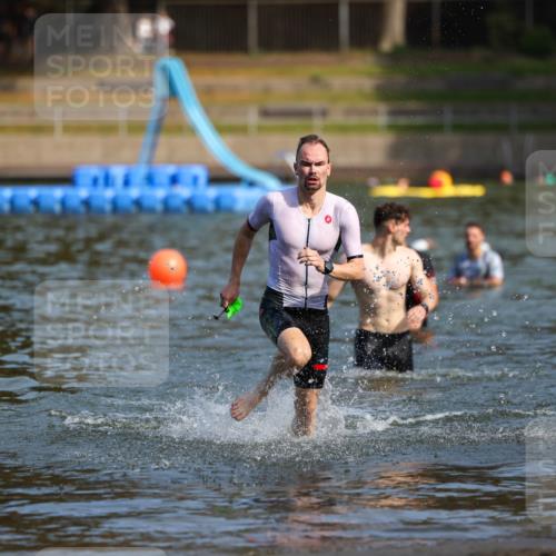 08.09.2024 - Stadtparktriathlon Michael Strokosch http://msf.ph/oto/7033171 08.09.2024 11:31:47 Schwimmen 713, 725, 741 meine-sportfotos.de