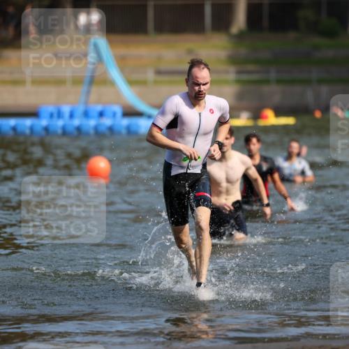 08.09.2024 - Stadtparktriathlon Michael Strokosch http://msf.ph/oto/7033175 08.09.2024 11:31:48 Schwimmen 713, 725, 741 meine-sportfotos.de