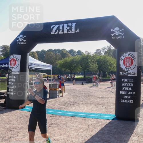 08.09.2024 - Stadtparktriathlon Luisa Fischer http://msf.ph/oto/7033176 08.09.2024 10:05:12 Ziel 131 meine-sportfotos.de