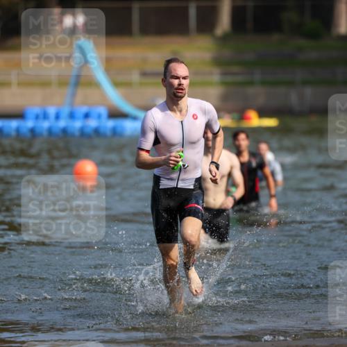 08.09.2024 - Stadtparktriathlon Michael Strokosch http://msf.ph/oto/7033180 08.09.2024 11:31:48 Schwimmen 713, 725, 741 meine-sportfotos.de