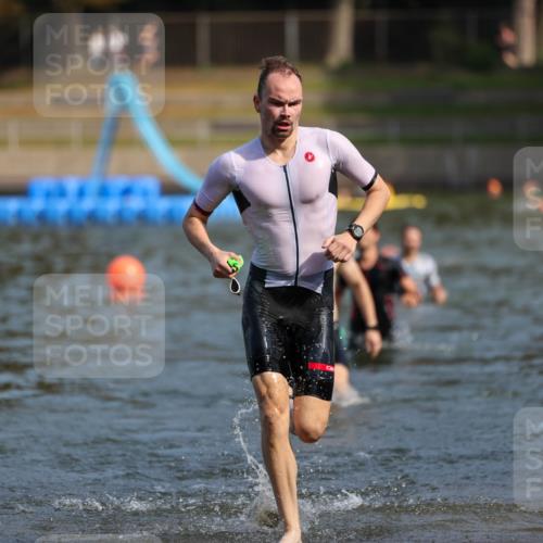 08.09.2024 - Stadtparktriathlon Michael Strokosch http://msf.ph/oto/7033184 08.09.2024 11:31:49 Schwimmen 713, 725, 741 meine-sportfotos.de