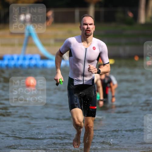 08.09.2024 - Stadtparktriathlon Michael Strokosch http://msf.ph/oto/7033186 08.09.2024 11:31:49 Schwimmen 713, 725, 741 meine-sportfotos.de