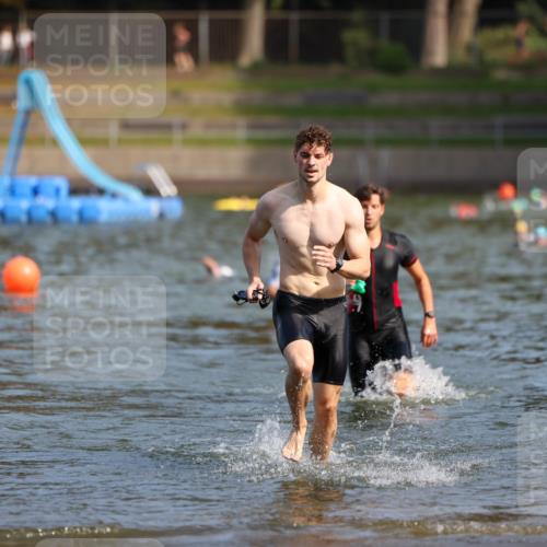 08.09.2024 - Stadtparktriathlon Michael Strokosch http://msf.ph/oto/7033195 08.09.2024 11:31:53 Schwimmen 713, 741 meine-sportfotos.de