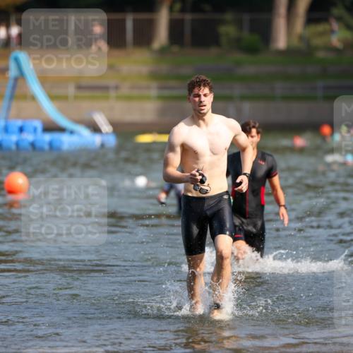 08.09.2024 - Stadtparktriathlon Michael Strokosch http://msf.ph/oto/7033198 08.09.2024 11:31:53 Schwimmen 713, 741 meine-sportfotos.de