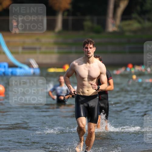 08.09.2024 - Stadtparktriathlon Michael Strokosch http://msf.ph/oto/7033202 08.09.2024 11:31:54 Schwimmen 713, 741 meine-sportfotos.de
