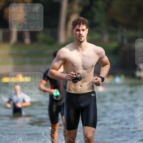 08.09.2024 - Stadtparktriathlon Michael Strokosch http://msf.ph/oto/7033210 08.09.2024 11:31:56 Schwimmen 713, 741 meine-sportfotos.de