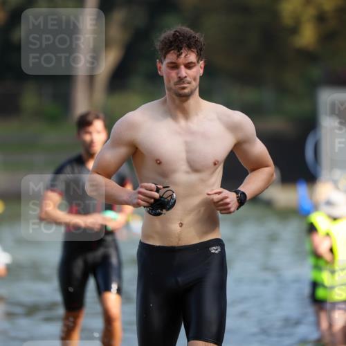 08.09.2024 - Stadtparktriathlon Michael Strokosch http://msf.ph/oto/7033214 08.09.2024 11:31:57 Schwimmen 713, 741 meine-sportfotos.de