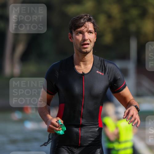 08.09.2024 - Stadtparktriathlon Michael Strokosch http://msf.ph/oto/7033220 08.09.2024 11:32:01 Schwimmen 704, 713 meine-sportfotos.de