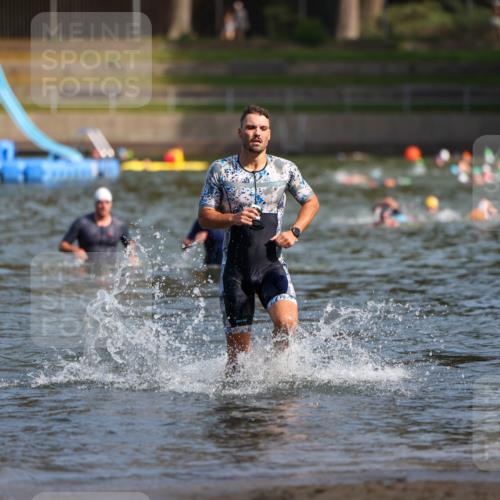 08.09.2024 - Stadtparktriathlon Michael Strokosch http://msf.ph/oto/7033229 08.09.2024 11:32:06 Schwimmen 704 meine-sportfotos.de