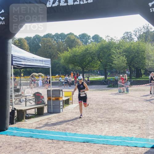 08.09.2024 - Stadtparktriathlon Luisa Fischer http://msf.ph/oto/7033231 08.09.2024 10:07:02 Ziel 172 meine-sportfotos.de