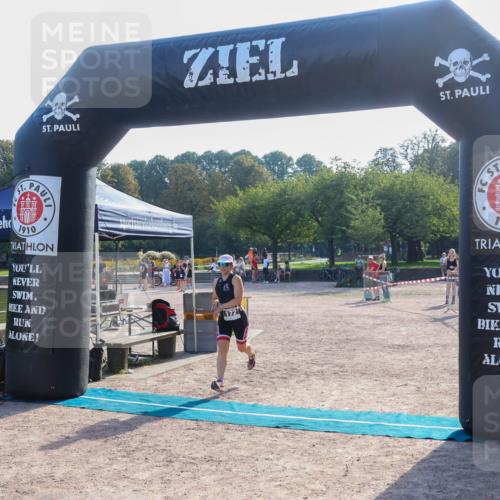 08.09.2024 - Stadtparktriathlon Luisa Fischer http://msf.ph/oto/7033232 08.09.2024 10:07:02 Ziel 172 meine-sportfotos.de