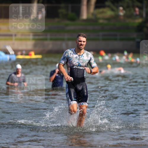 08.09.2024 - Stadtparktriathlon Michael Strokosch http://msf.ph/oto/7033233 08.09.2024 11:32:07 Schwimmen 704 meine-sportfotos.de