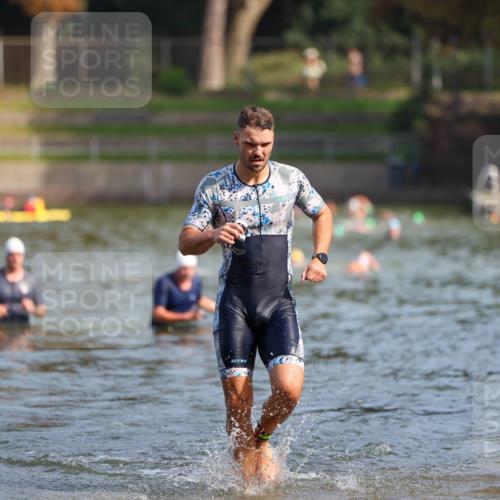 08.09.2024 - Stadtparktriathlon Michael Strokosch http://msf.ph/oto/7033237 08.09.2024 11:32:08 Schwimmen 704 meine-sportfotos.de