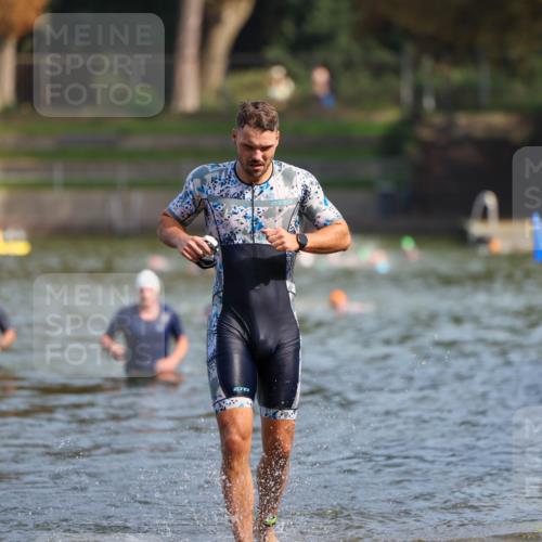 08.09.2024 - Stadtparktriathlon Michael Strokosch http://msf.ph/oto/7033239 08.09.2024 11:32:09 Schwimmen 704 meine-sportfotos.de