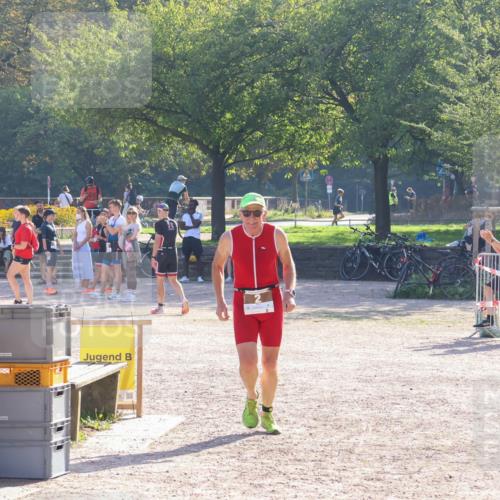 08.09.2024 - Stadtparktriathlon Luisa Fischer http://msf.ph/oto/7033251 08.09.2024 10:08:40 Ziel 2 meine-sportfotos.de