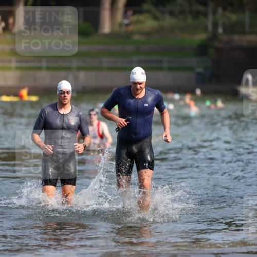 08.09.2024 - Stadtparktriathlon Michael Strokosch http://msf.ph/oto/7033255 08.09.2024 11:32:20 Schwimmen 679, 680 meine-sportfotos.de