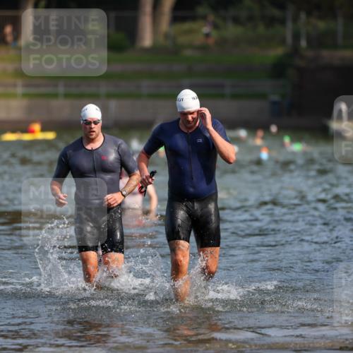 08.09.2024 - Stadtparktriathlon Michael Strokosch http://msf.ph/oto/7033257 08.09.2024 11:32:20 Schwimmen 679, 680 meine-sportfotos.de
