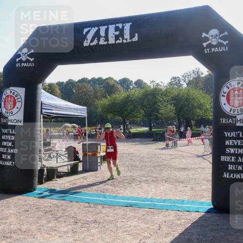 08.09.2024 - Stadtparktriathlon Luisa Fischer http://msf.ph/oto/7033260 08.09.2024 10:08:42 Ziel 2 meine-sportfotos.de