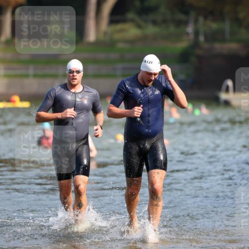 08.09.2024 - Stadtparktriathlon Michael Strokosch http://msf.ph/oto/7033261 08.09.2024 11:32:21 Schwimmen 679, 680 meine-sportfotos.de