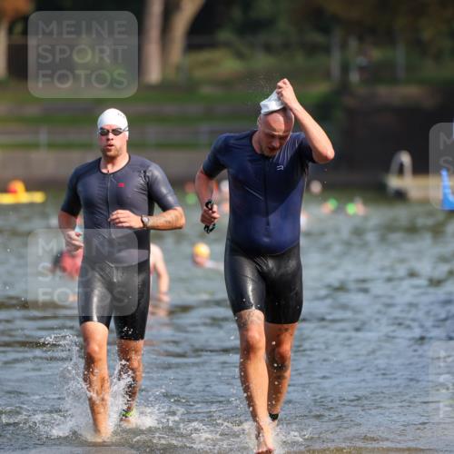 08.09.2024 - Stadtparktriathlon Michael Strokosch http://msf.ph/oto/7033263 08.09.2024 11:32:22 Schwimmen 679, 680 meine-sportfotos.de