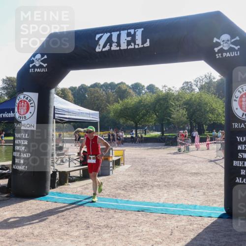 08.09.2024 - Stadtparktriathlon Luisa Fischer http://msf.ph/oto/7033267 08.09.2024 10:08:43 Ziel 2 meine-sportfotos.de