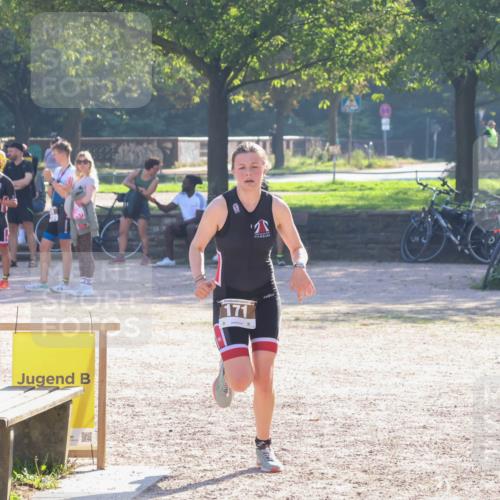 08.09.2024 - Stadtparktriathlon Luisa Fischer http://msf.ph/oto/7033276 08.09.2024 10:09:04 Ziel 171 meine-sportfotos.de