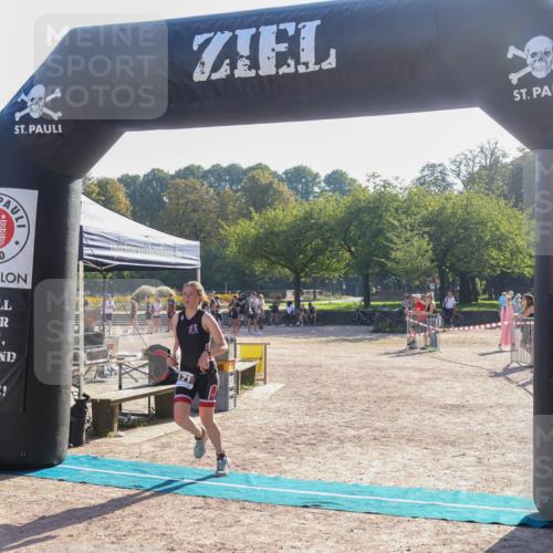 08.09.2024 - Stadtparktriathlon Luisa Fischer http://msf.ph/oto/7033282 08.09.2024 10:09:07 Ziel 171 meine-sportfotos.de