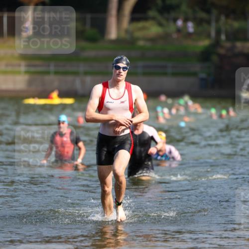 08.09.2024 - Stadtparktriathlon Michael Strokosch http://msf.ph/oto/7033283 08.09.2024 11:32:33 Schwimmen 686, 695 meine-sportfotos.de